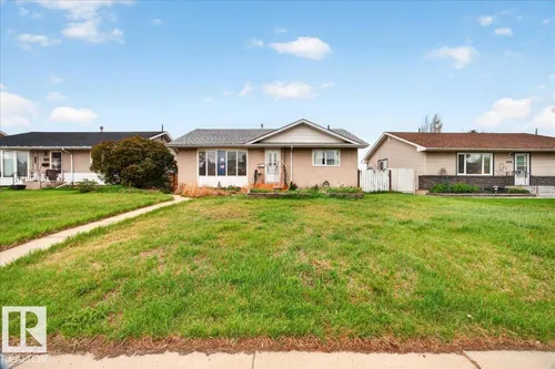 4212 105 AV NW