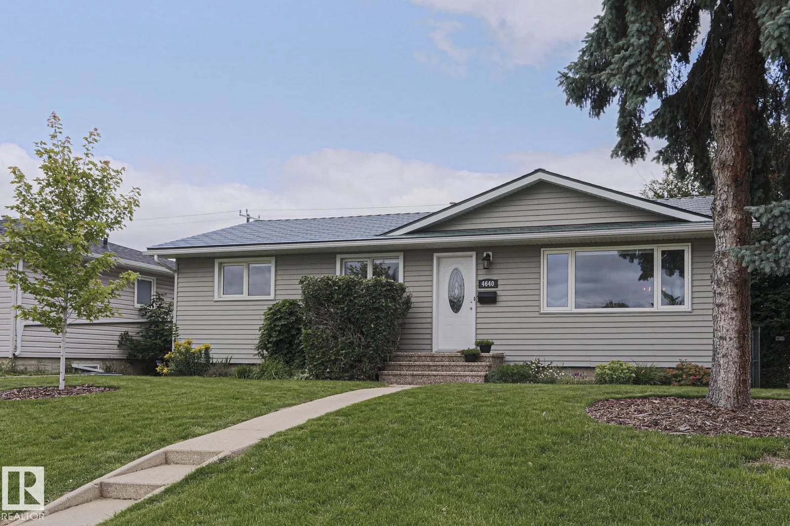 4640 102A AV NW, Edmonton