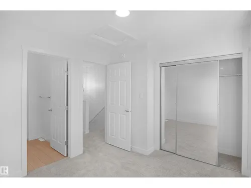 920 19 AV NW