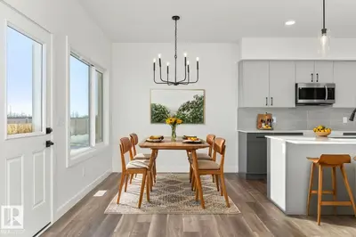 Photo 3 of 19107 20 AV NW