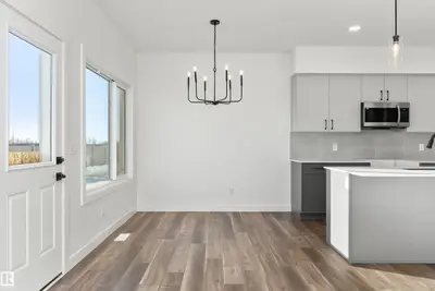 Photo 2 of 19107 20 AV NW