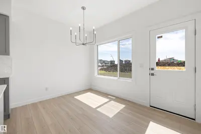 Photo 4 of 18923 28 AV NW