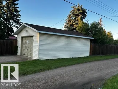 Photo 1 of 4823 51 AV