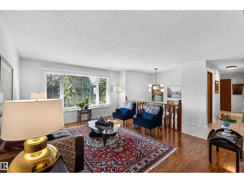 2428 142 AV NW