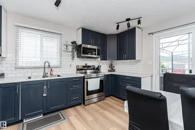 Photo 2 of 4521 29 AV NW