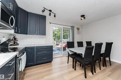 Photo 4 of 4521 29 AV NW