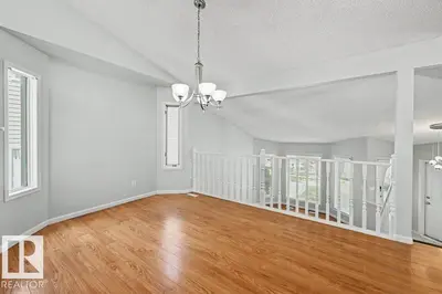 Photo 4 of 10 Oakridge DR N