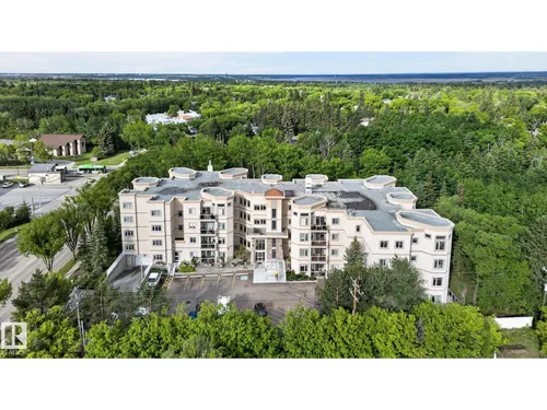 #208 5 Gate AV