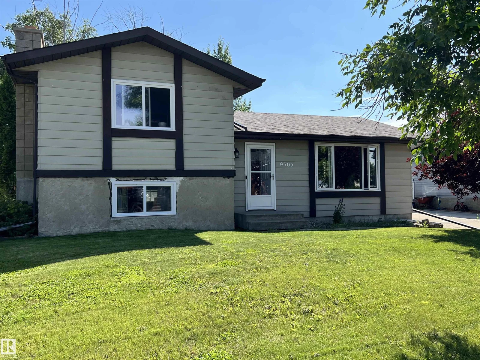 9305 97 AV, Morinville