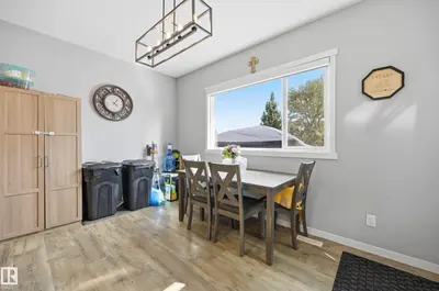Photo 4 of 22135 96 AV NW