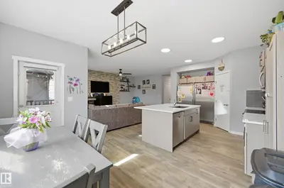 Photo 2 of 22135 96 AV NW