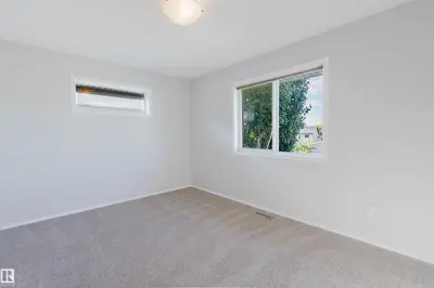 Photo 3 of 21332 89 AV NW