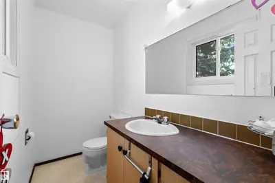 Photo 3 of 2730 105 ST NW