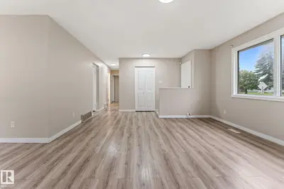 Photo 2 of 363 KNOTTWOOD RD NW