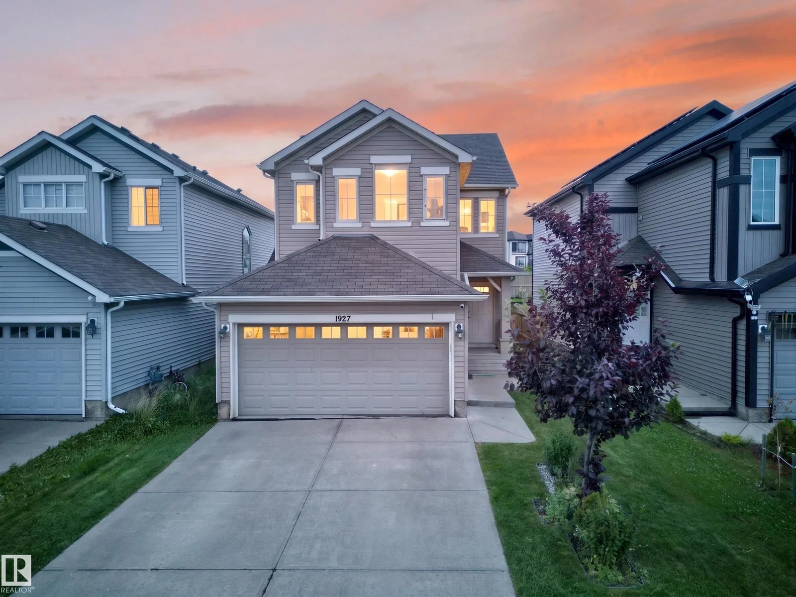 1927 51 Street SW, Edmonton