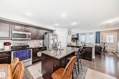 Photo 3 of 655 TAMARACK RD NW