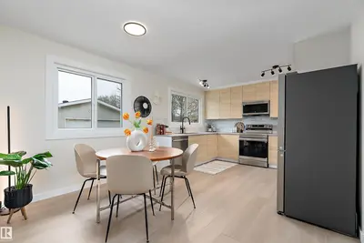 Photo 3 of 6411 152A AV NW