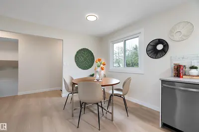 Photo 4 of 6411 152A AV NW