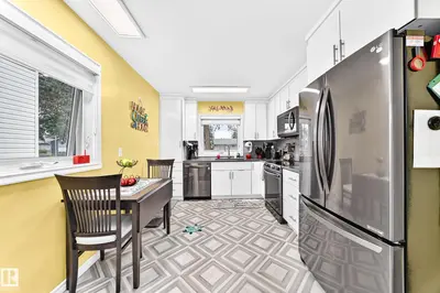 Photo 3 of 10524 128 AV NW