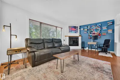 Photo 3 of 14804 95 AV NW