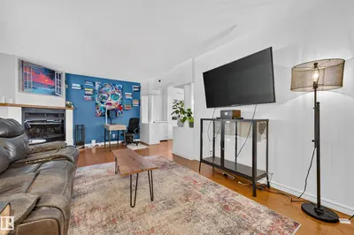 Photo 2 of 14804 95 AV NW