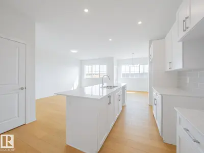 Photo 4 of 17331 2 ST NW