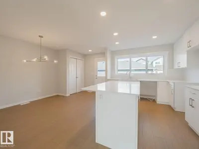 Photo 3 of 17664 69A ST NW