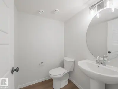 Photo 3 of 17224 4 ST NW