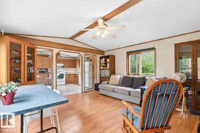 Photo 4 of 4740 47 ST