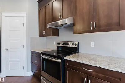 Photo 4 of 15839 10 AV SW