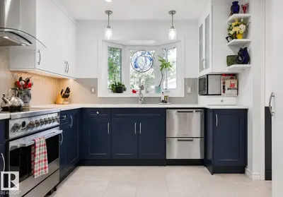 Photo 3 of 8932 187 ST NW