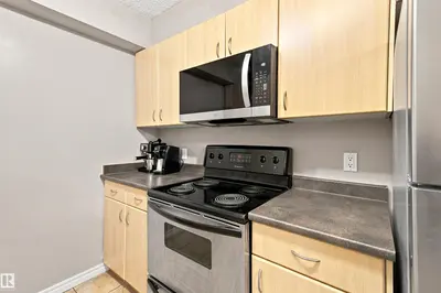 Photo 3 of #504 10180 104 ST NW