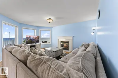 Photo 3 of 1805 1 AV