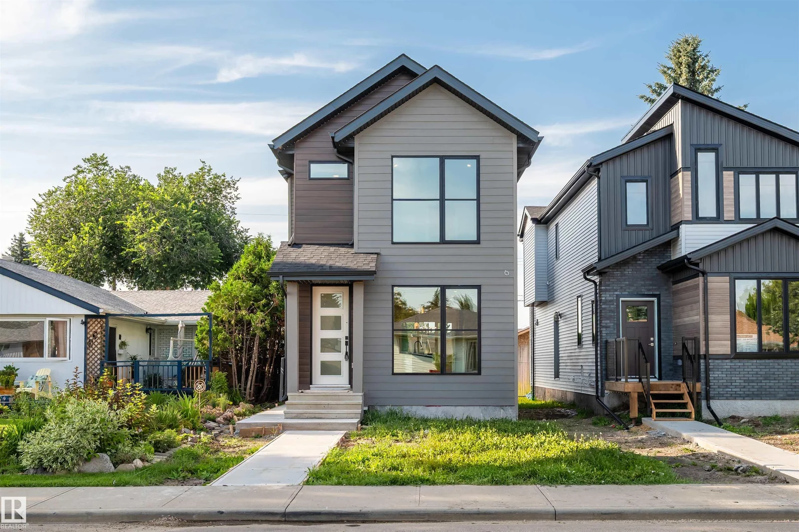 5606 105 AV NW, Edmonton