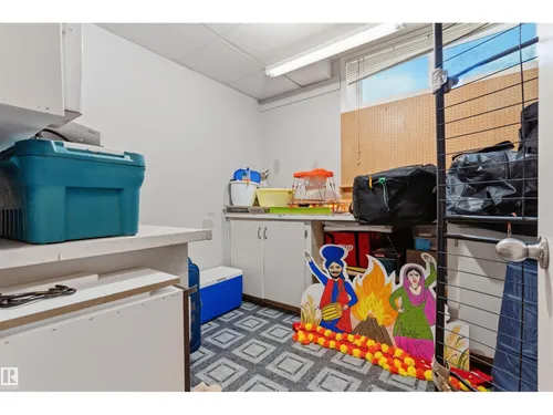 #11 2505 42 ST NW