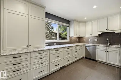 Photo 1 of 48 GLAEWYN ES