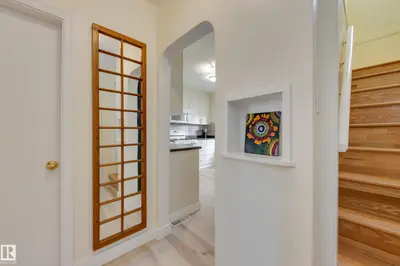 Photo 2 of 10644 65 AV NW