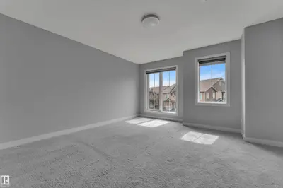Photo 4 of #49 1051 Graydon Hill BV SW SW