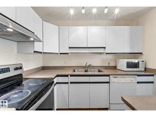 #2 15215 126 ST NW