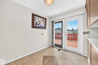 Photo 4 of 7215 144 AV NW