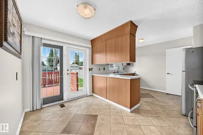 Photo 2 of 7215 144 AV NW