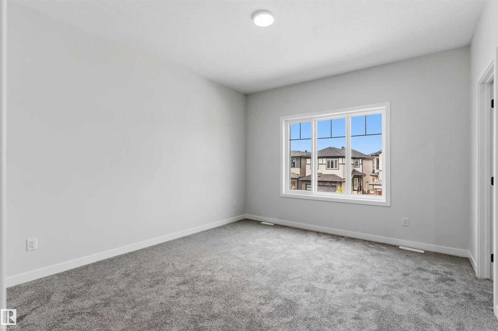 8815 181 AV NW, Edmonton