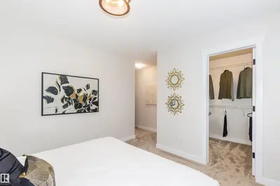 Photo 4 of 2152 1 AV SW