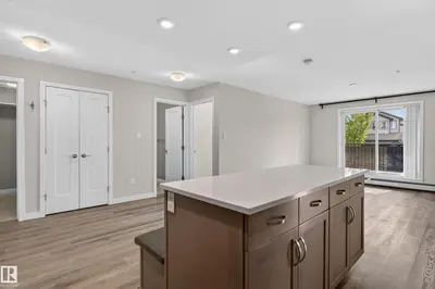 Photo 4 of #131 5504 SCHONSEE DR NW