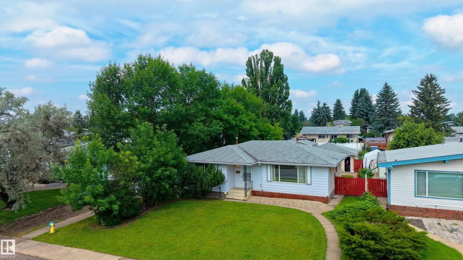 7120 139 AV NW, Edmonton