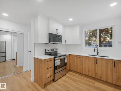 Photo 4 of 14225 32 ST NW