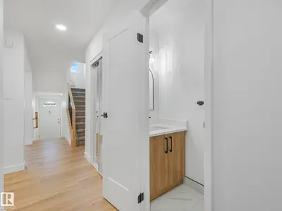 Photo 2 of 14225 32 ST NW