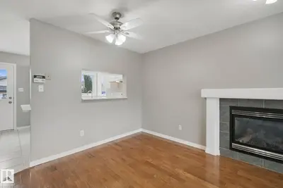 Photo 4 of 3104 32 AV NW