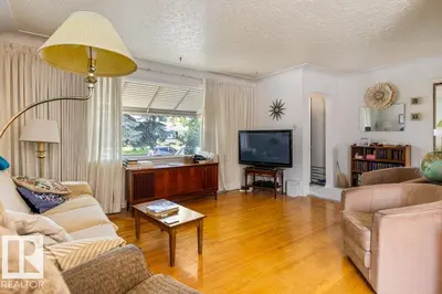 Photo 3 of 10731 148 ST NW