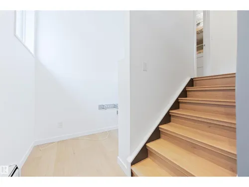 #1 10032 113 ST NW